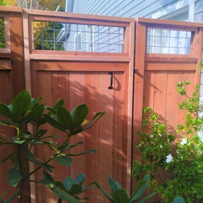Wood gate with hogwire window